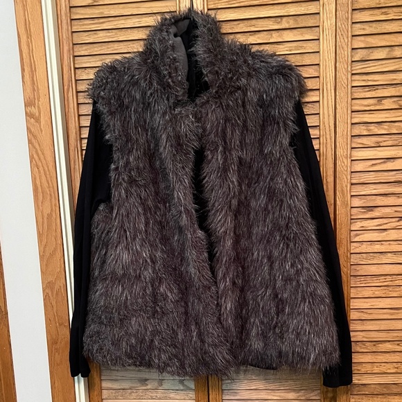 Faux Fur Vest, Reversible, Snap Front, Zip Pockets - Picture 1 of 9